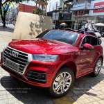 Xe Ô tô điện trẻ em Bản quyền Cao cấp Audi Q5 có màn hình LCD