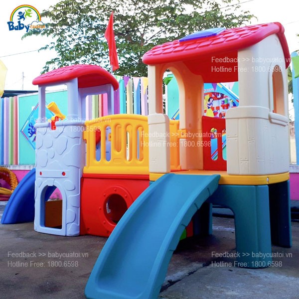 Nhà chơi thiết kế lâu đài có hai tòa nhà  tạo cảm giác dài, rộng