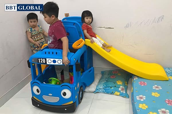 Cầu trượt xe bus Hàn Quốc Y1543