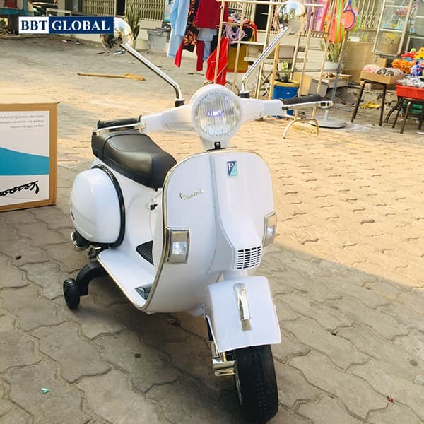 Xe máy điện cho bé gái Bản quyền Vespa cỡ lớn nhất PX150