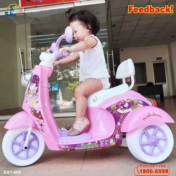 Xe máy điện trẻ em Vespa Hello Kitty hồng BBT-600H