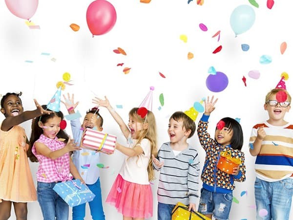 Quà Tết thiếu nhi 1/6 cho bé