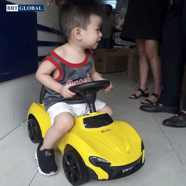 Xe chòi chân ô tô Mecerdes có nhạc cho bé SW001