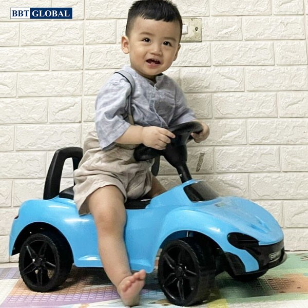 Xe chòi chân ô tô Mecerdes có nhạc cho bé SW001