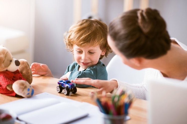 Giao tiếp của bé 4 tuổi
