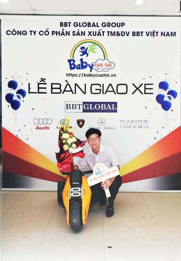 le-ban-giao-xe-o-to-dien-cho-be
