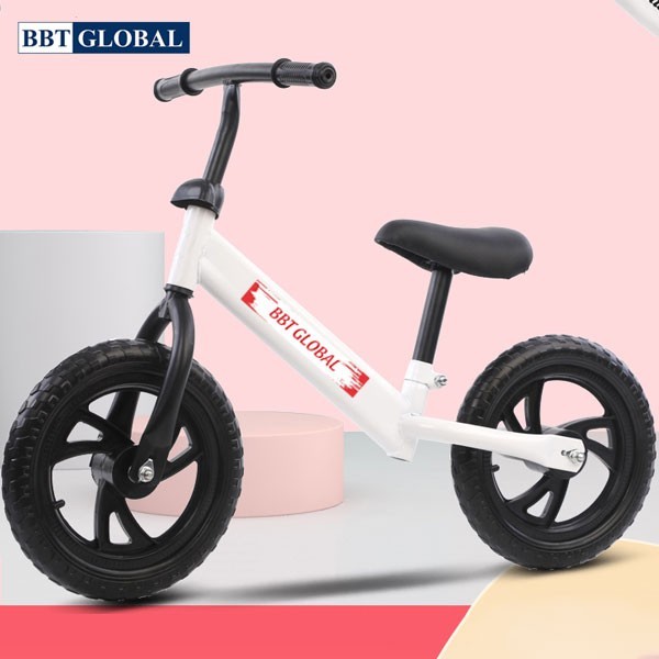 Xe thăng bằng cho bé BBT Global Q8