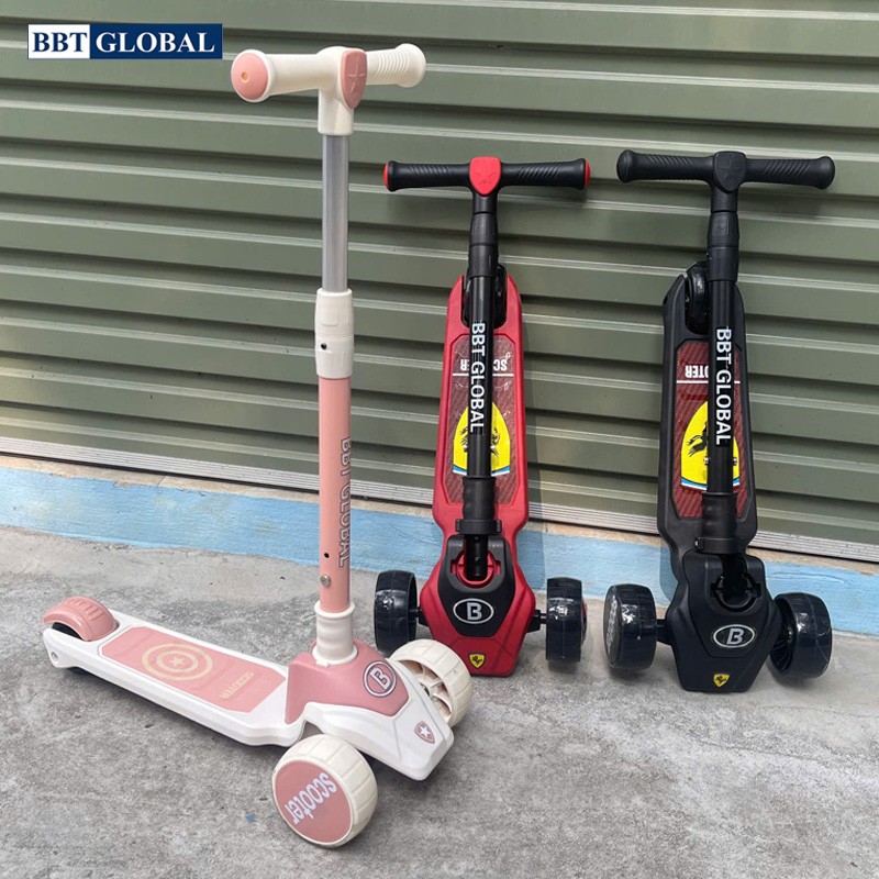 Xe trượt scooter cho bé BBT Global bánh sáng KM982