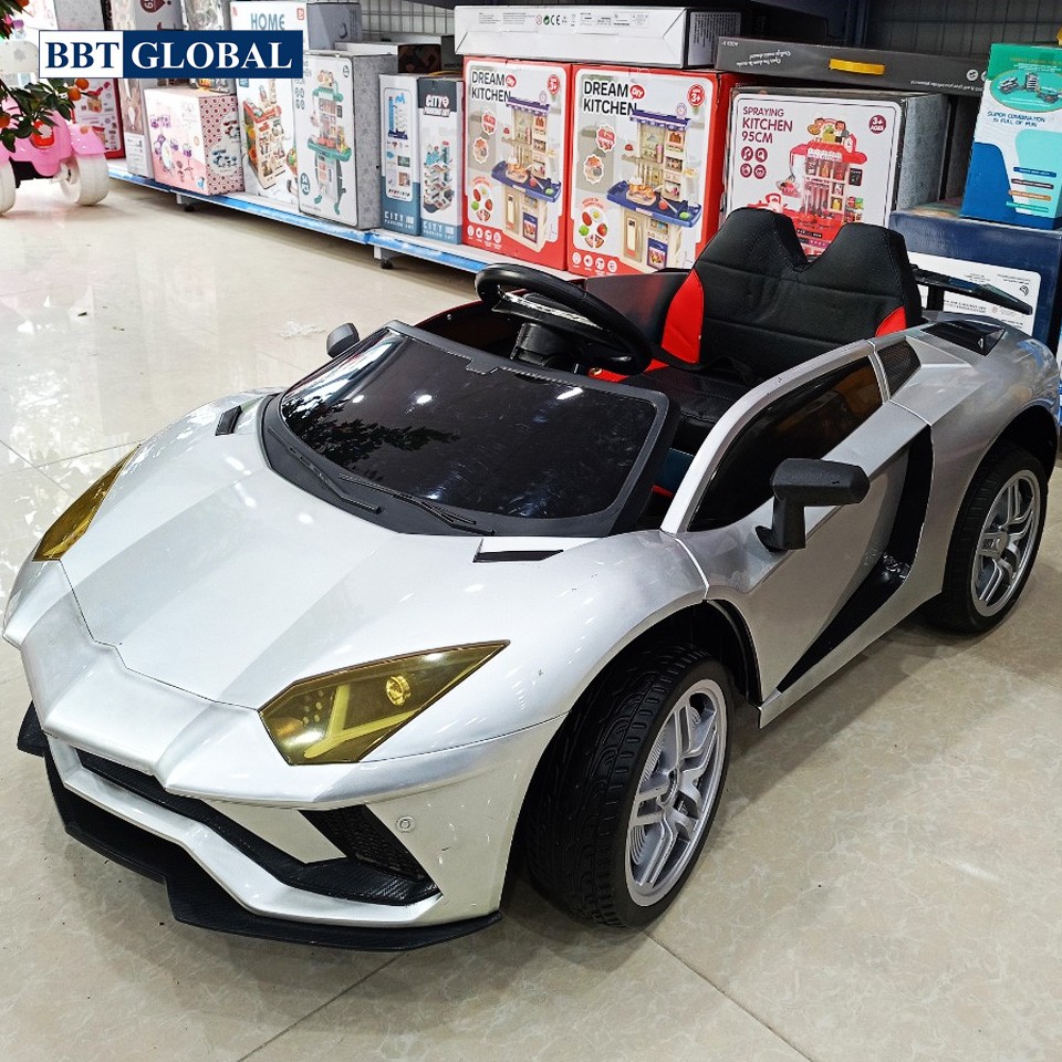 Xe Ô tô điện trẻ em dáng Lamborghini có micro karaoke BBT-6868