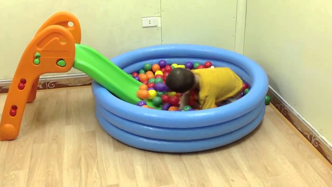Mẫu cầu trượt đơn mini cho bé