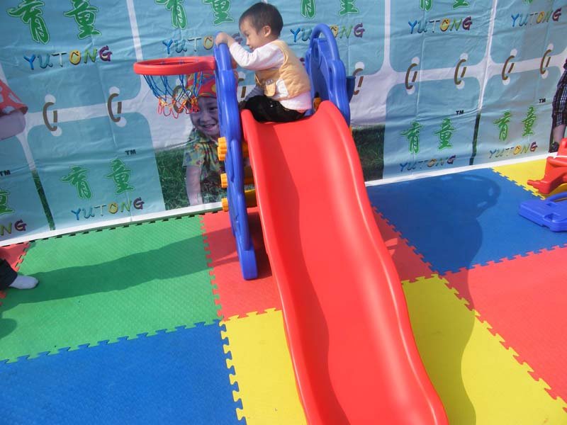 Cầu trượt cho bé hình voi con có ném bóng rổ - KT011