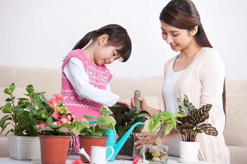 nhung-dieu-me-can-biet-khi-cham-con-gai-giadinhvnvn-307-1155