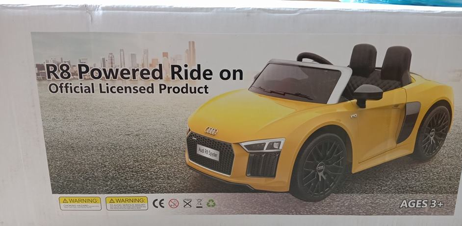Xe ô tô điện trẻ em Audi R8 | Vỏ hộp