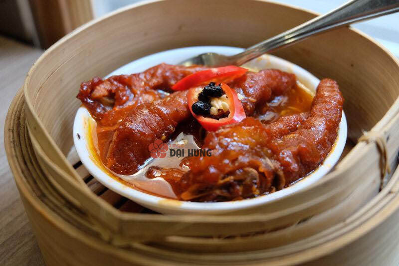 Chân gà được chế biến theo công thức ngon riêng biệt