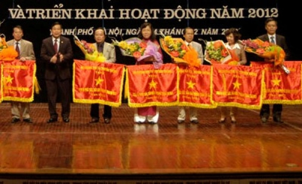 anh20dang20bai20co20thi20dua