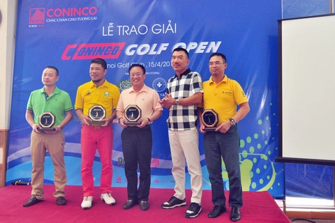 cgo-coninco-tang-ky-niem-chuong-cho-nha-tai-tro-vang