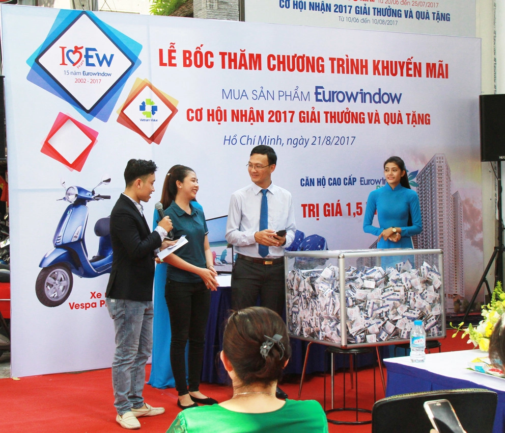 ong-dang-thanh-binh-pho-gd-cn-kd-goi-dien-thoai-truc-tiep-cho-kh-trung-giai-nhat