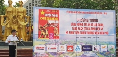 eurowindow-dong-hanh-cung-ct-tang-sach-huyen-thoai-dien-bien