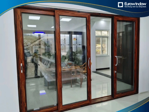   Cửa nhôm cách âm giả gỗ 