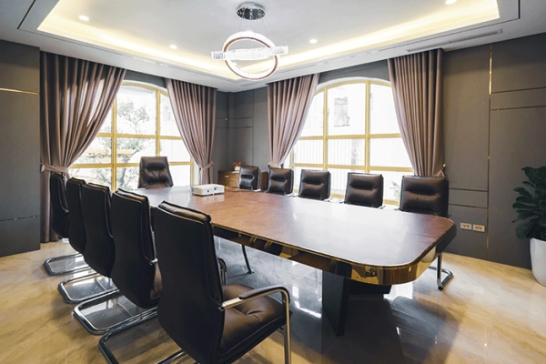 Cửa nhôm 2 lớp kính ứng dụng cửa đi mặt ngoài công trình, đảm bảo tính an toàn cao cho người sử dụng.