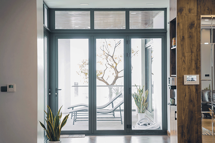 Cửa nhôm Eurowindow mở xoay trong 3 cánh 