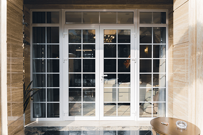 Cửa nhôm Eurowindow 4 cánh chia ô mở quay ngoài 