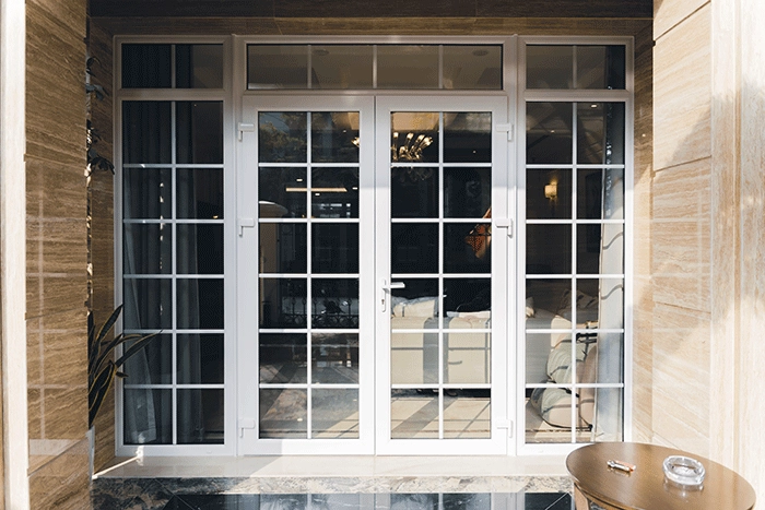 Cửa nhôm Eurowindow 4 cánh chia ô mở quay ngoài