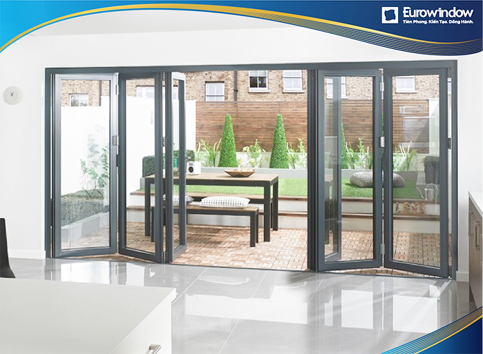 Cửa nhựa lõi thép xếp trượt có thể xếp mở đều ra 2 bên