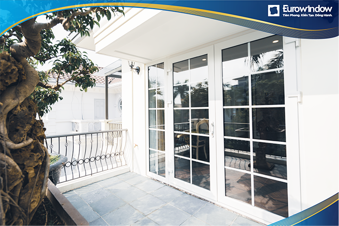 Giá cửa nhựa lõi thép trên thị trường cực kỳ đa dạng