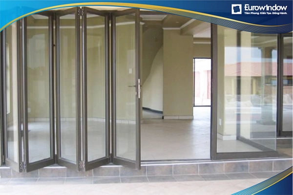 Tối ưu không gian với mẫu cửa nhựa 5 cánh xếp trượt