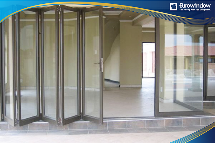 Tối ưu không gian với mẫu cửa nhựa 5 cánh xếp trượt