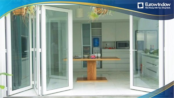 Cửa xếp trượt 4 cánh nhựa lõi thép