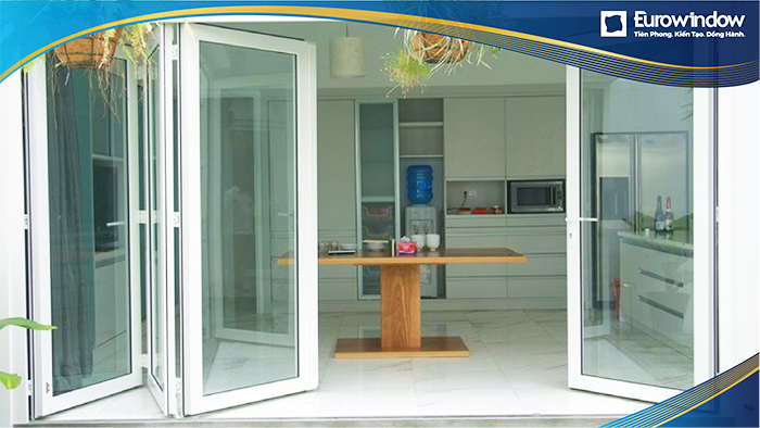 Cửa xếp trượt 4 cánh nhựa lõi thép