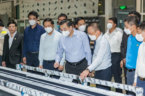 chu-tich-hn-tham-nha-may-123