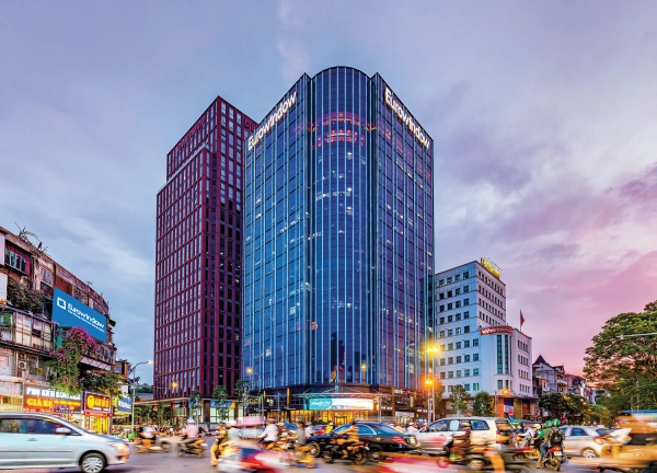 Mức giá của cửa nhôm Eurowindow là hợp lý vì sử dụng nguyên vật liệu cao cấp nhập khẩu từ nước ngoài và sở hữu khả năng chống ồn, cách nhiệt vượt trội.