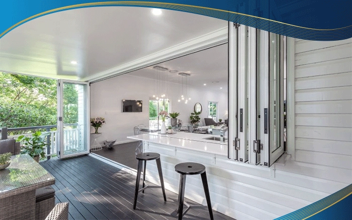 Cửa nhôm Eurowindow 4 cánh xếp trượt vừa làm cửa sổ, vừa làm vách ngăn tại nhà hàng 