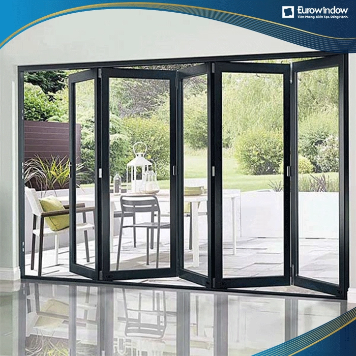 Mẫu cửa đi nhôm Eurowindow 5 cánh xếp trượt sử dụng tại các nhà hàng, khu nghỉ dưỡng