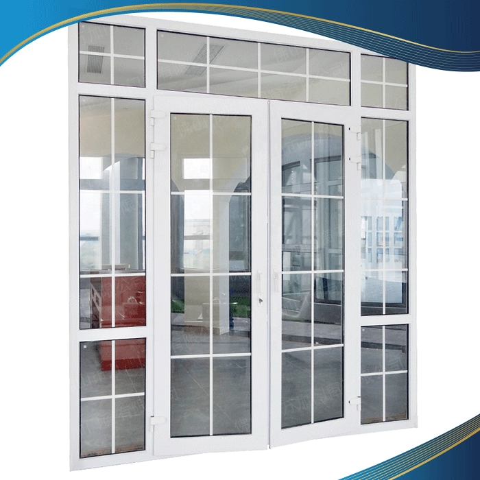 Cửa nhôm màu trắng mở quay 2 cánh ở ban công