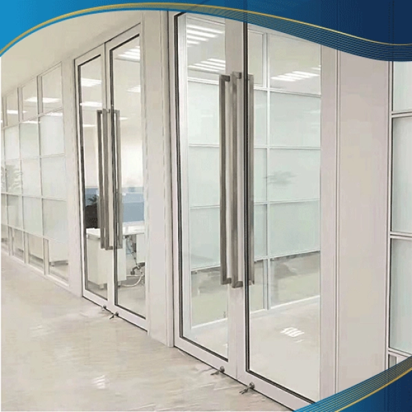Cửa nhựa lõi thép màu trắng sử dụng cho công trình văn phòng 