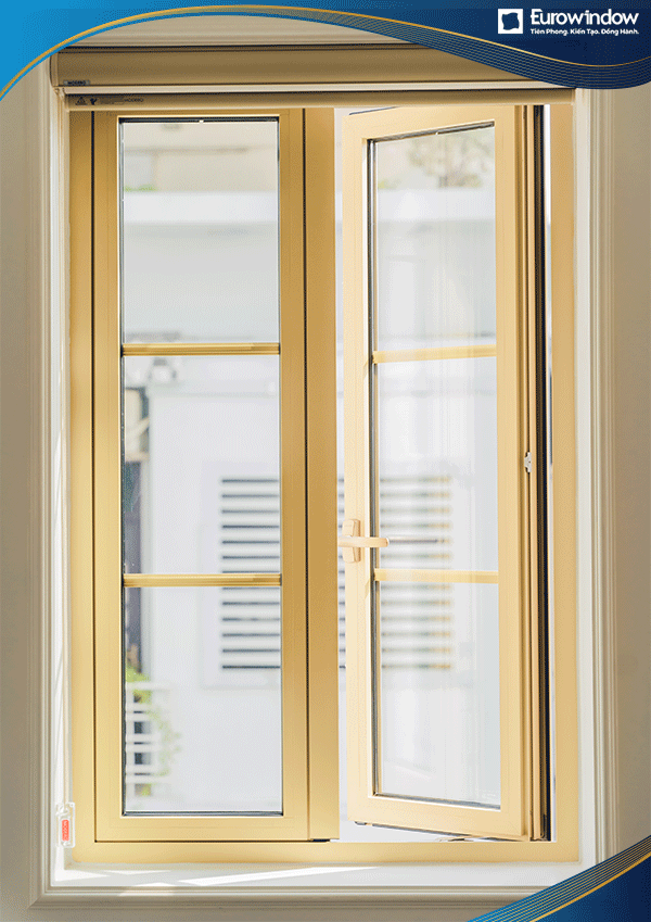 Cửa sổ mở quay ngoài 2 cánh màu vàng được Eurowindow thi công tại phòng ngủ của nhà ở thông dụng 