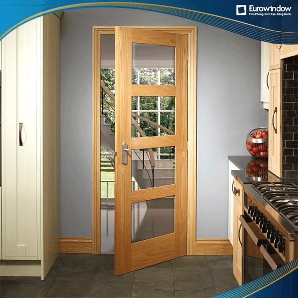 Cửa gỗ Eurowindow có 6 loại với màu sắc và mẫu mã đa dạng
