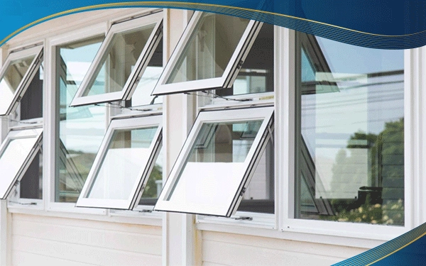 Cửa sổ hất 4 cánh được thiết kế có rãnh ngang vô cùng độc đáo không ảnh hưởng đến không gian và diện tích sử dụng của biệt thự. Bên cạnh đó, dạng cửa lùa cho phép gia chủ lắp đặt cửa với kích thước lớn nhưng vẫn đảm bảo tính thẩm mỹ trong ngôi nhà.