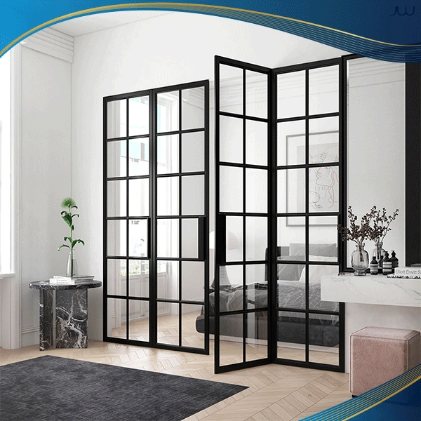Cửa đi pano 4 cánh tạo sự hiện đại cho không gian, thiết kế pano giúp giảm tầm nhìn từ bên ngoài vào trong phòng ngủ, tạo sự riêng tư cho không gian