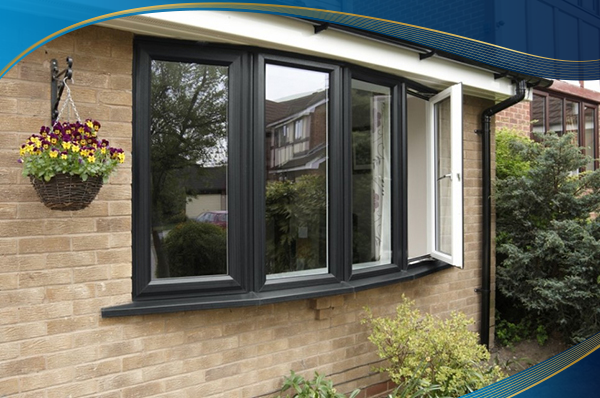 Cửa sổ nhựa 4 cánh mở lùa màu đen được Eurowindow lắp đặt tại khách sạn, căn hộ cao cấp