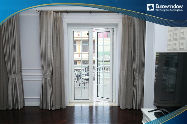 Mở quay trong 2 cánh màu trắng Eurowindow l