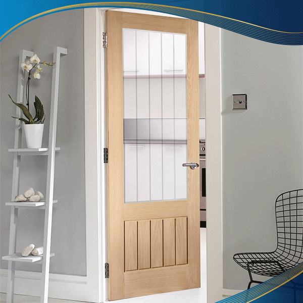 Với khung cửa 1 cánh kết hợp với pano trên kính trang trí phù hợp với các công trình nhà cửa, nhà hàng, quán cà phê, resort mang phong cách cổ điển. Bên cạnh đó, sự kết hợp giữa màu sắc và thiết kế mang đến cho căn phòng sự sáng tạo độc đáo.