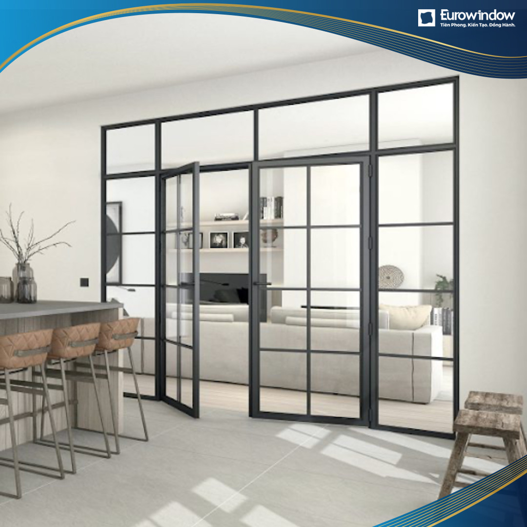Cửa nhôm 4 cánh màu ghi với các tính năng trượt, hệ thống khoá được trang đồng bộ với với lõi thép mạ kẽm. Ngoài ra, móc cửa được cố định nhằm đảm bảo các tấm kính luôn an toàn