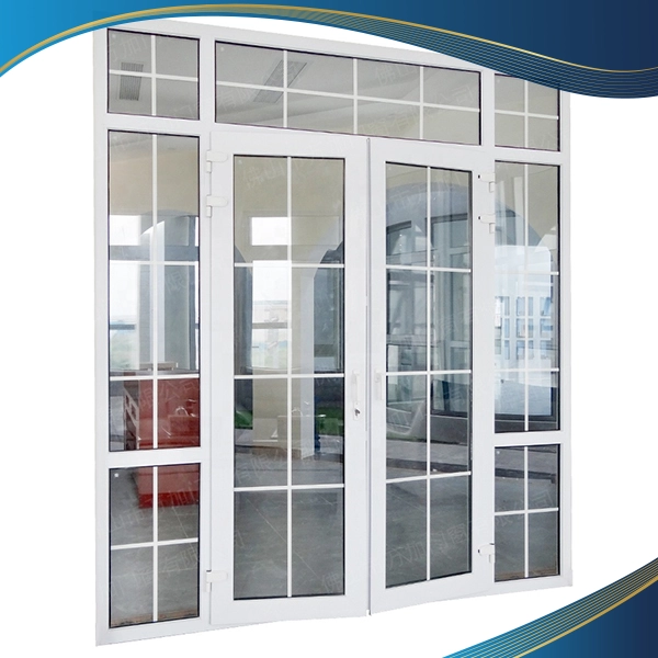 Cửa nhôm 2 cánh màu trắng chia đố kết hợp vách kính 2 bên