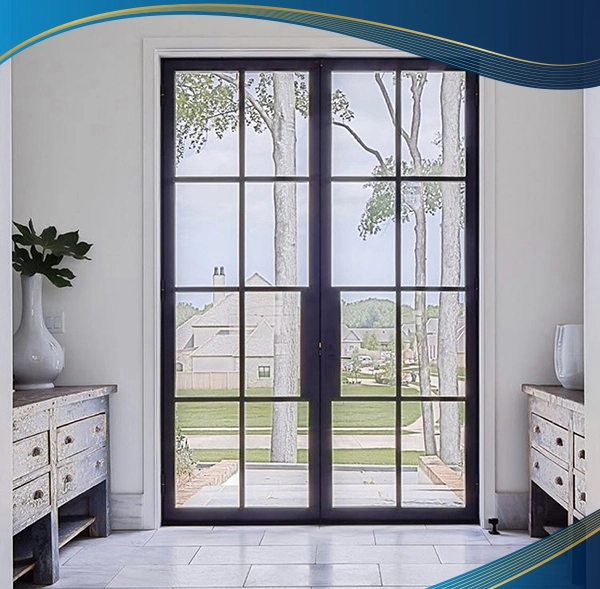 Cửa nhôm 2 cánh mở quay trong chia ô đối xứng tại lối đi