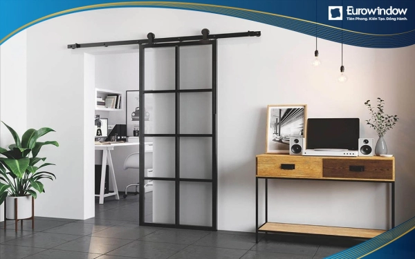 Cửa ra vào được trang bị nhôm 1 cánh thông phòng được trang bị tại khu chung cư cao cấp, nhà biệt thự, khách sạn. Ngoài ra, hợp kim nhôm và gioăng EPDM cao cấp của cửa khiến không gian có thể cách âm hoàn toàn với bên ngoài lên đến 90% và mang lại cho không gian cách nhiệt tối đa.